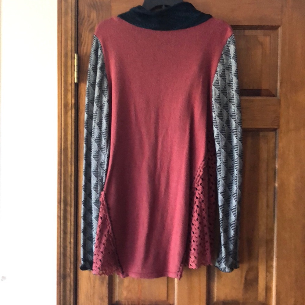 Sweater - Picture 2 of 4